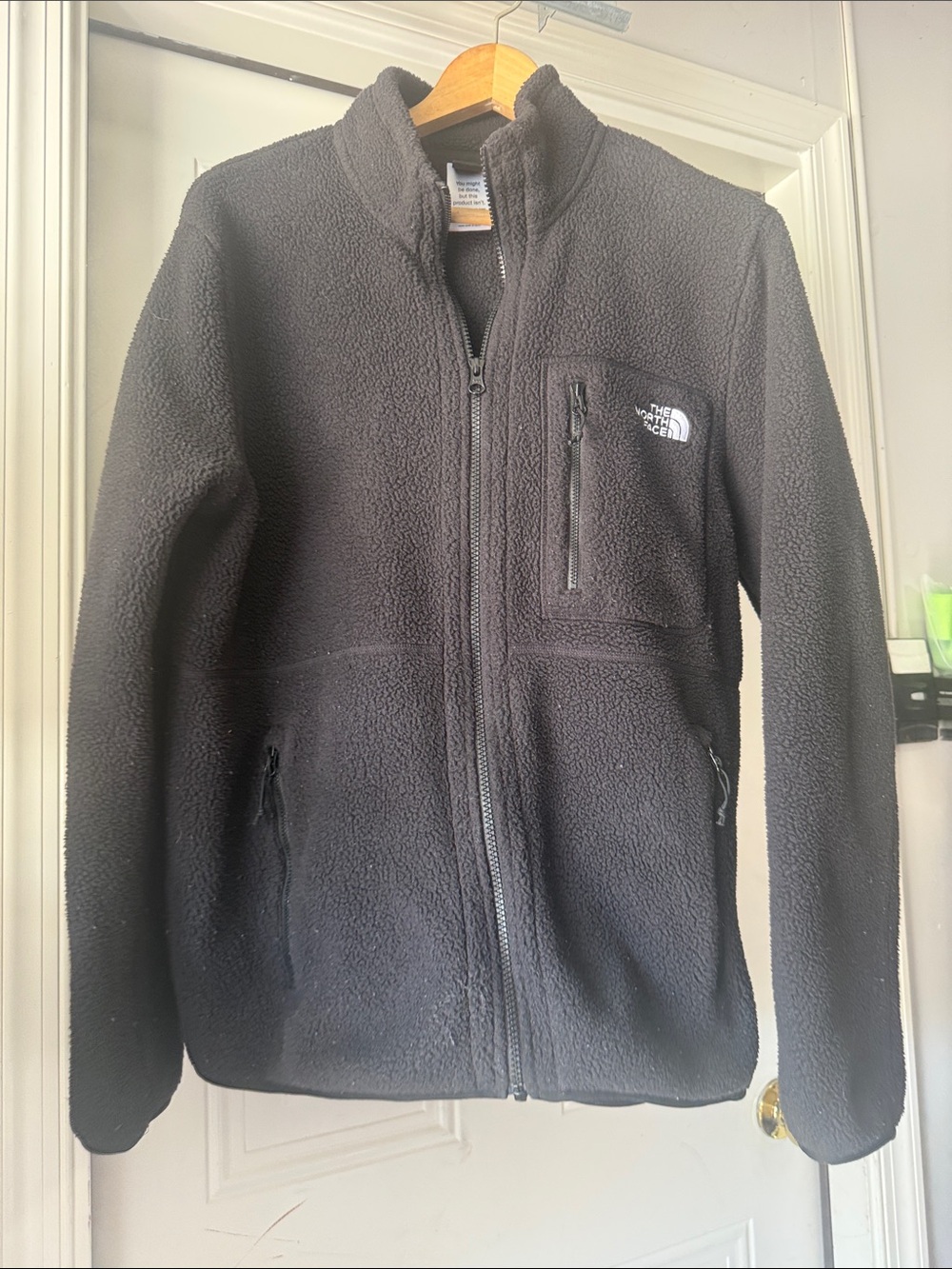 The North Face Men’s Black Lightweight Fuzzy Fleece Jacket